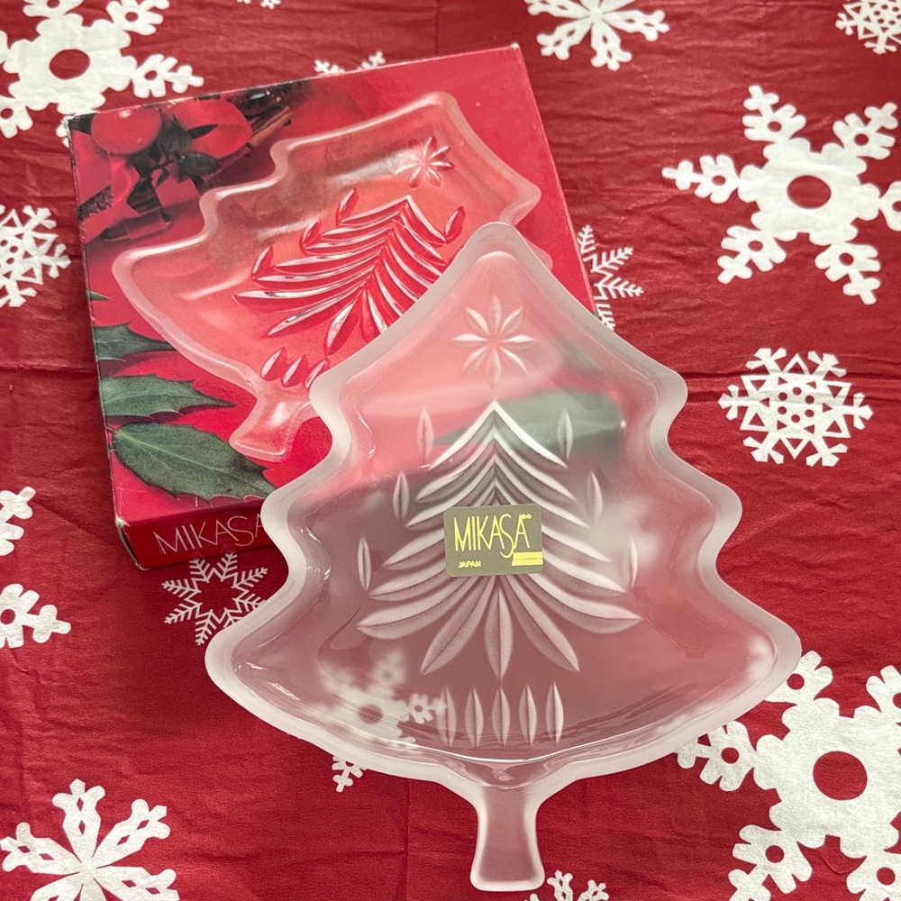Mikasa Frosted Yuletide Holiday Tree Sweet Dish